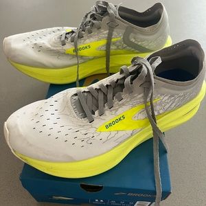 Men’s Brooks Hyperion Elite 2 sz 11